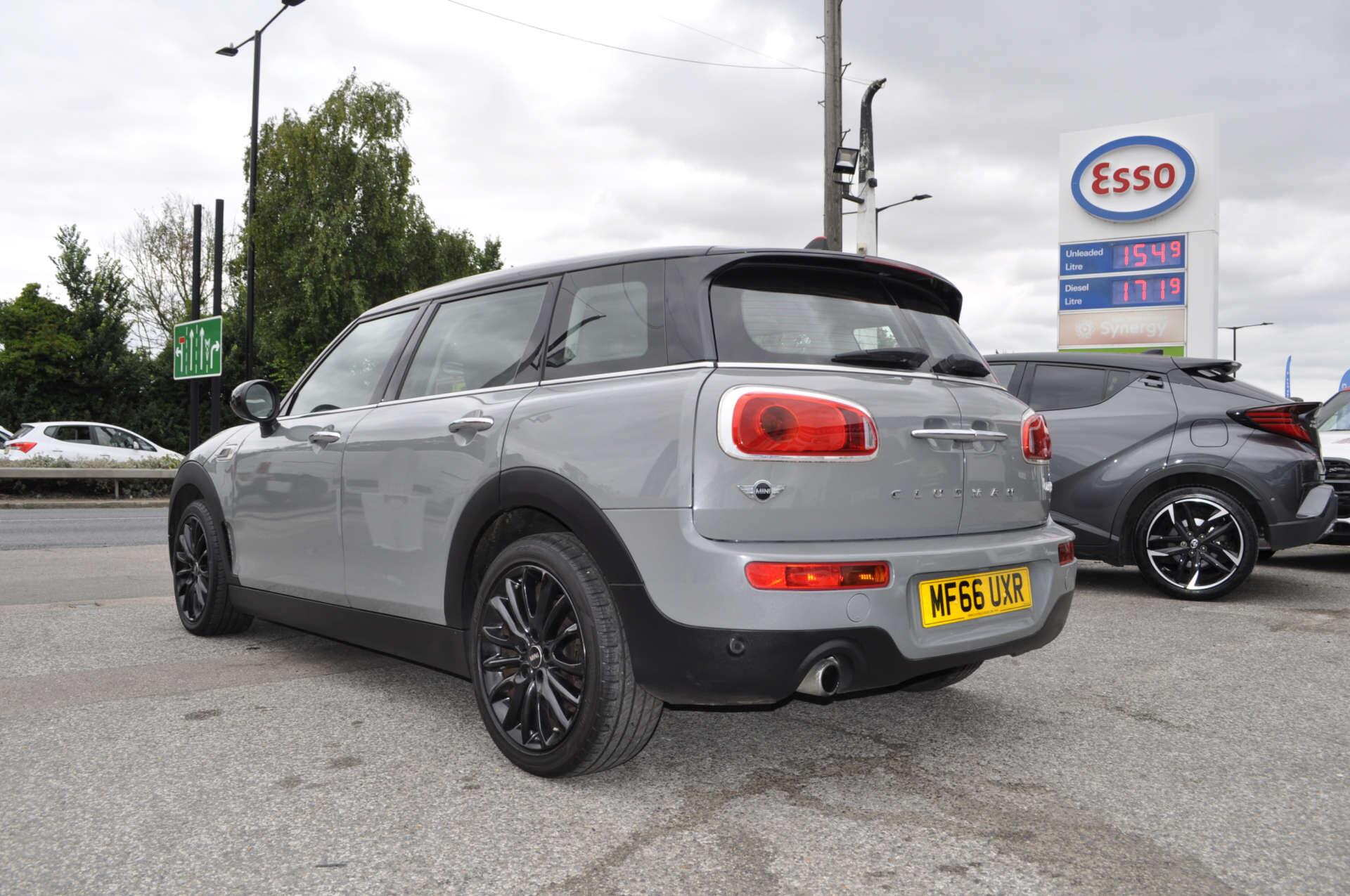 Mini Clubman view 35