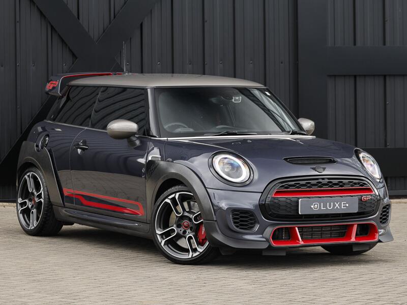 Mini Hatch view 7