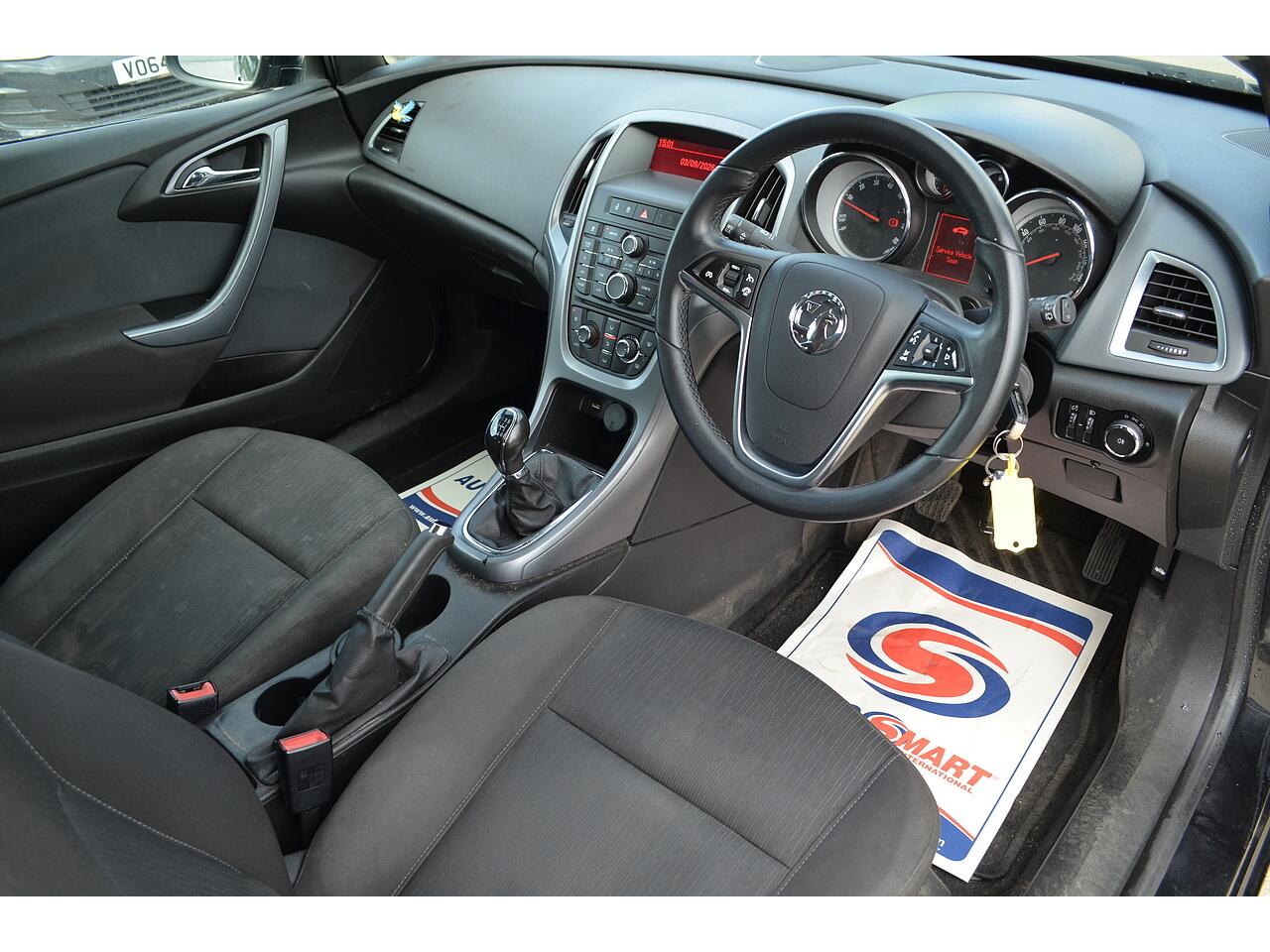 Vauxhall Astra GTC view 2