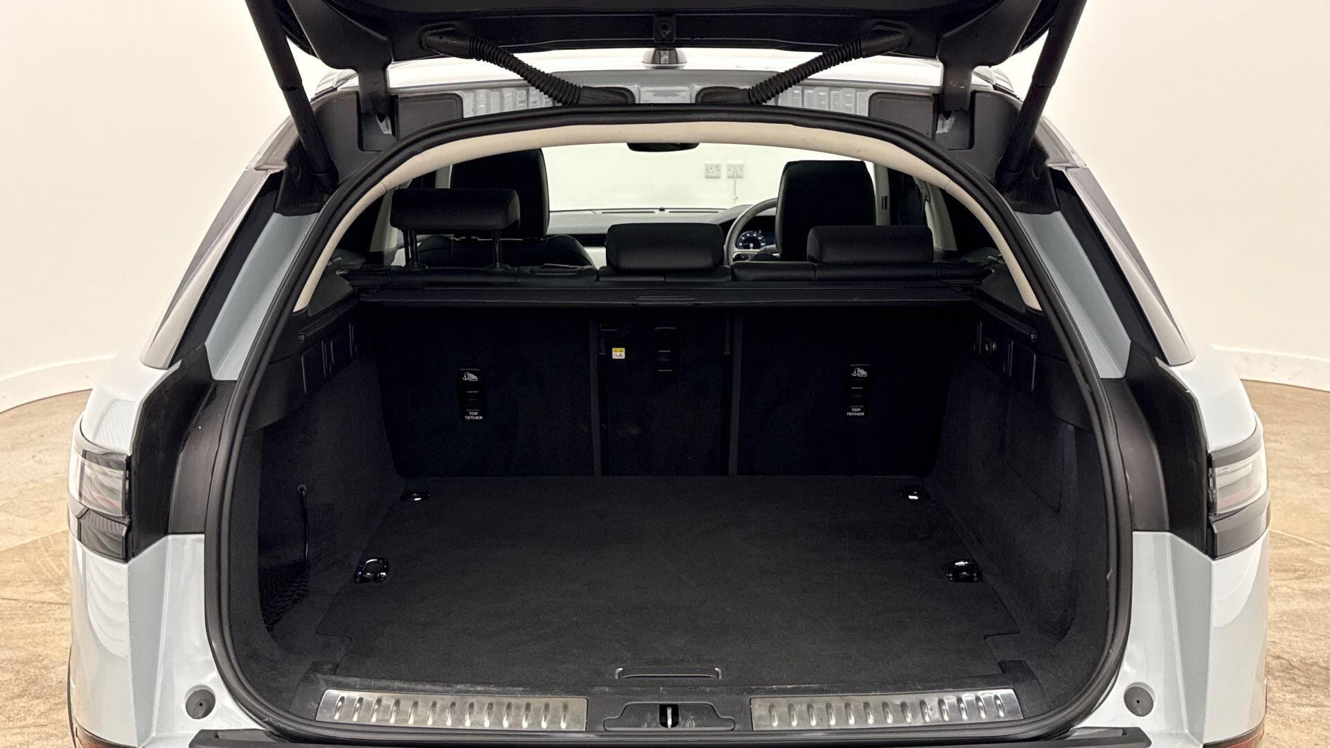 Land Rover Range Rover Velar view 10