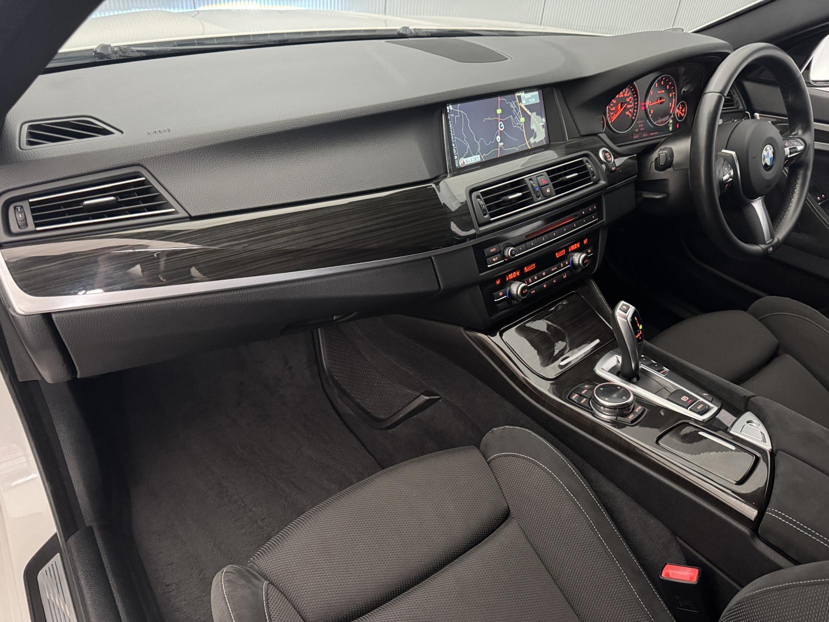BMW 5 Series view 62