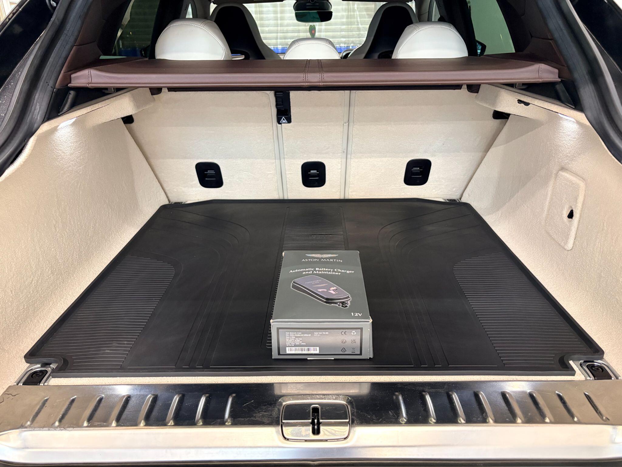 Aston Martin DBX view 9