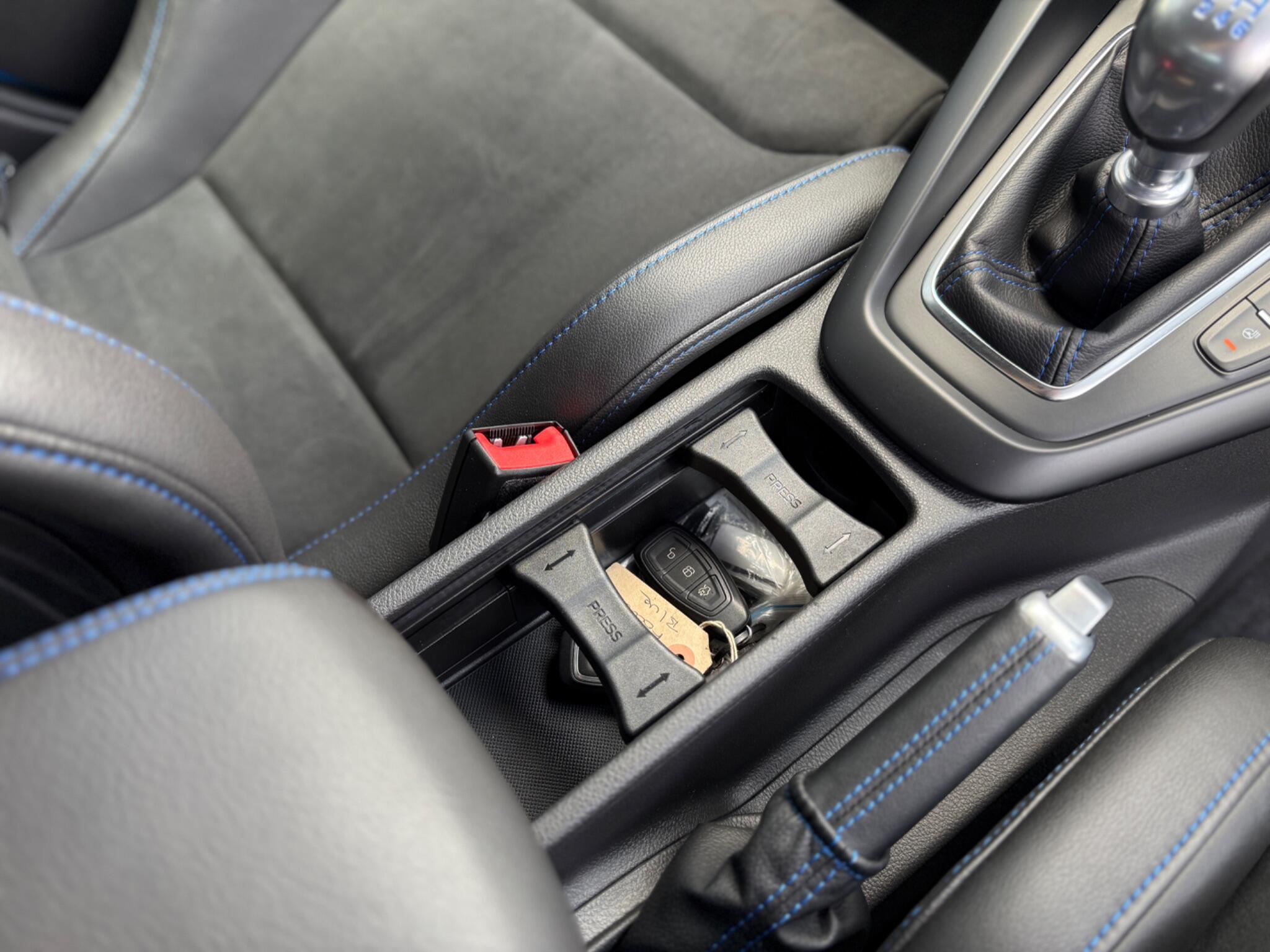 Ford Focus view 72