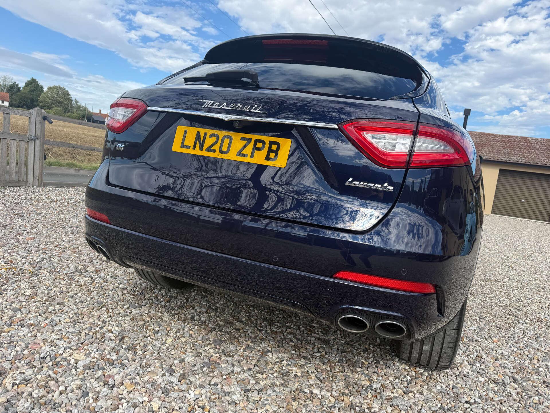 Maserati Levante view 9