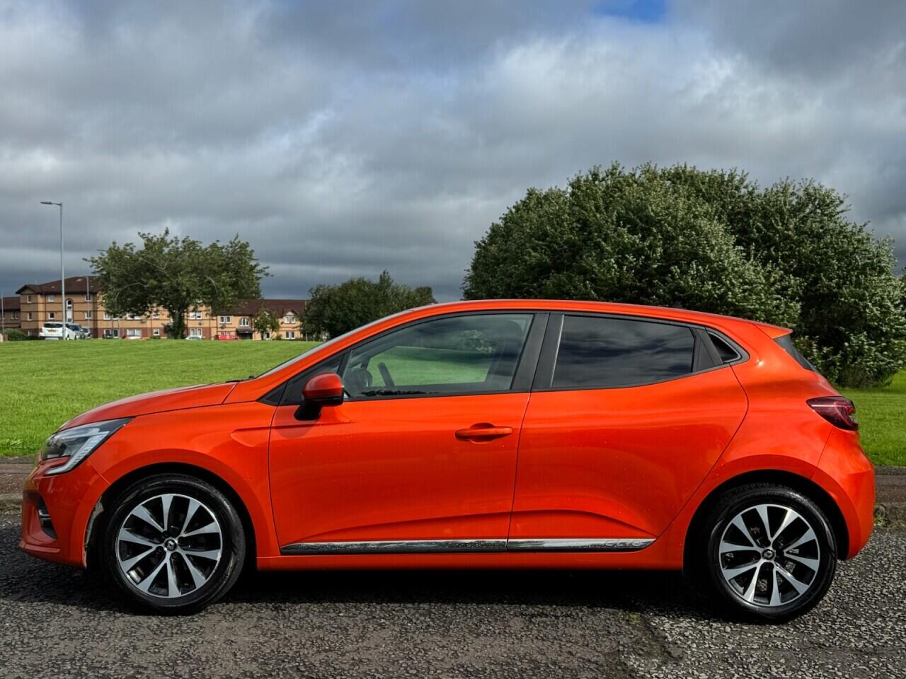 Renault Clio view 2