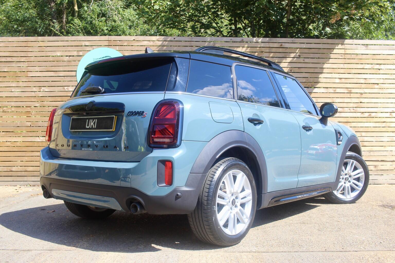 Mini Countryman view 2