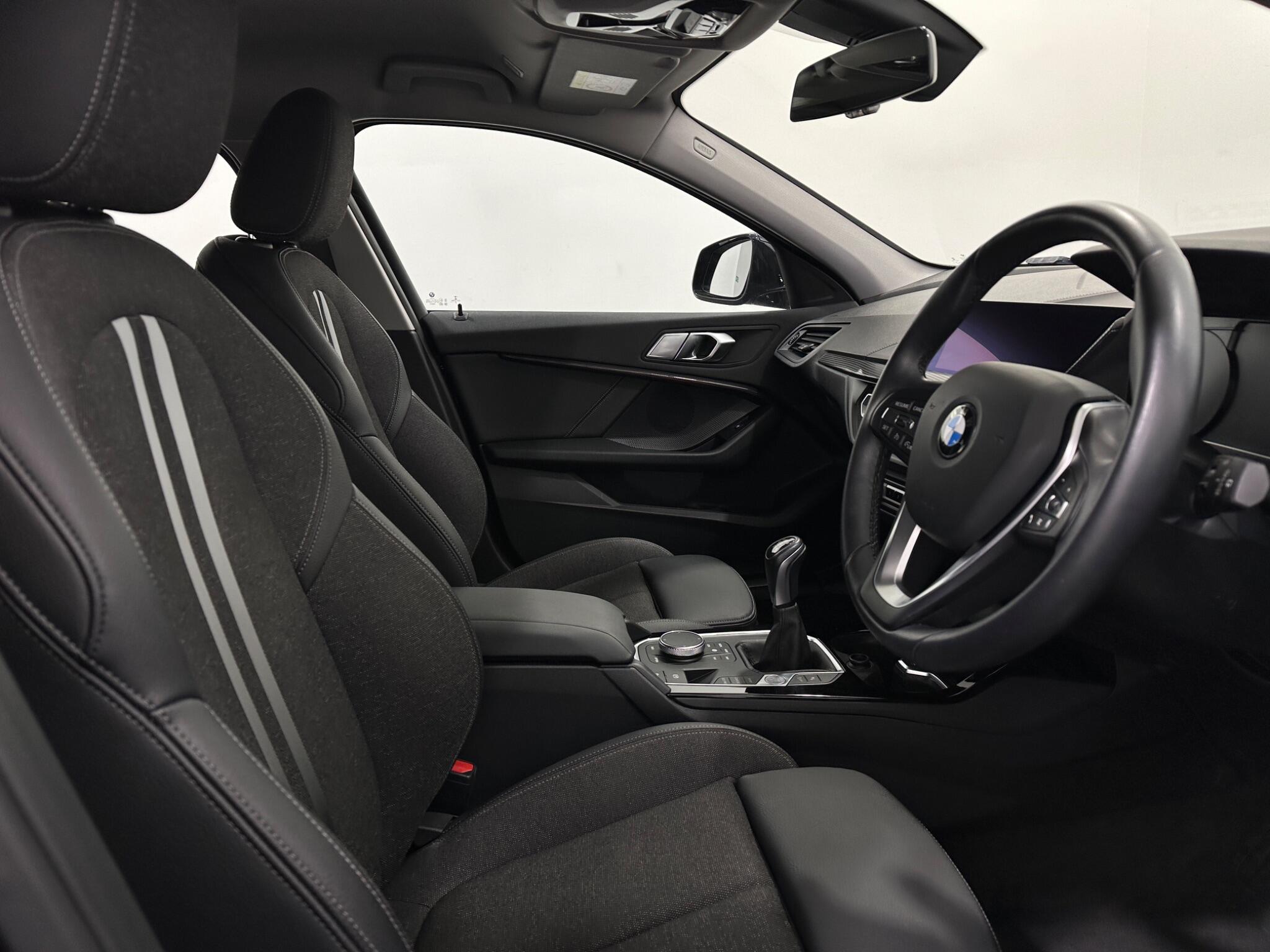 BMW 1 Series view 33