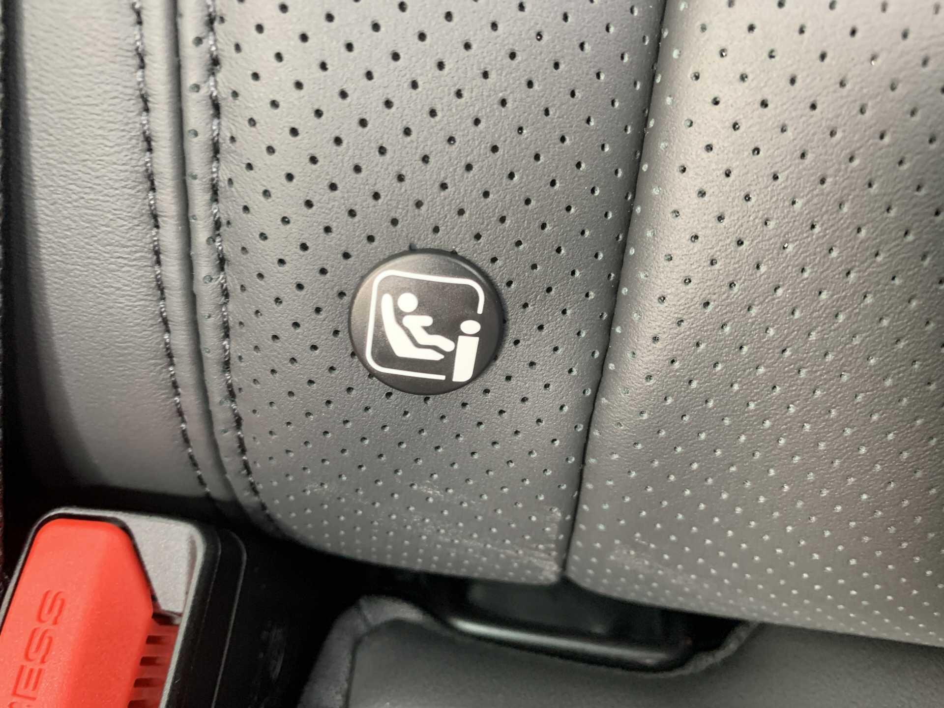 Land Rover Defender view 29
