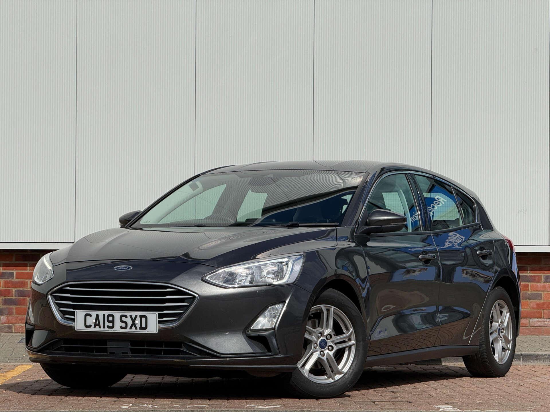 Ford Focus view 3