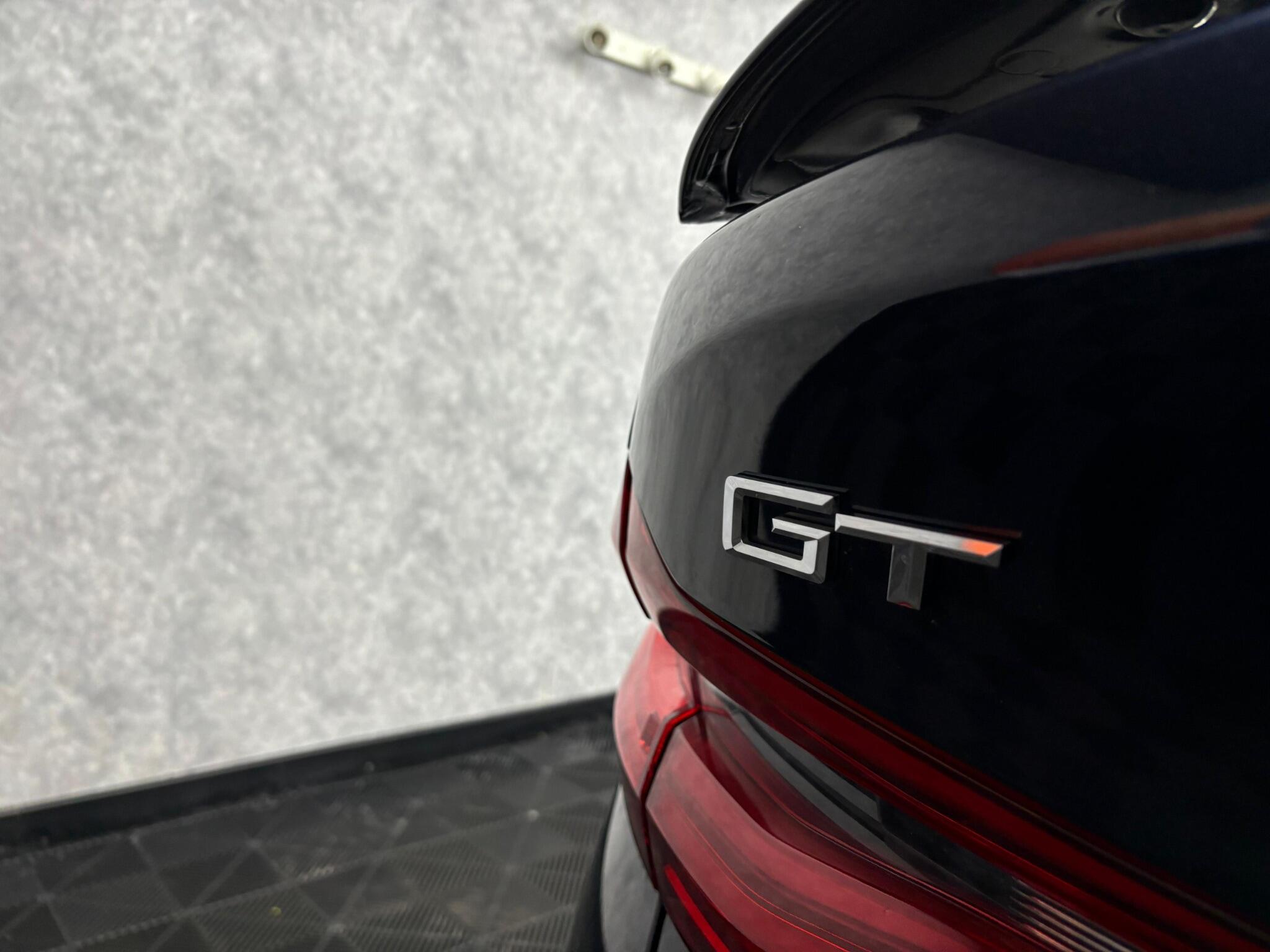 BMW 6 Series Gran Turismo view 45