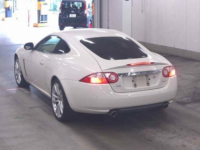 Jaguar XK view 4