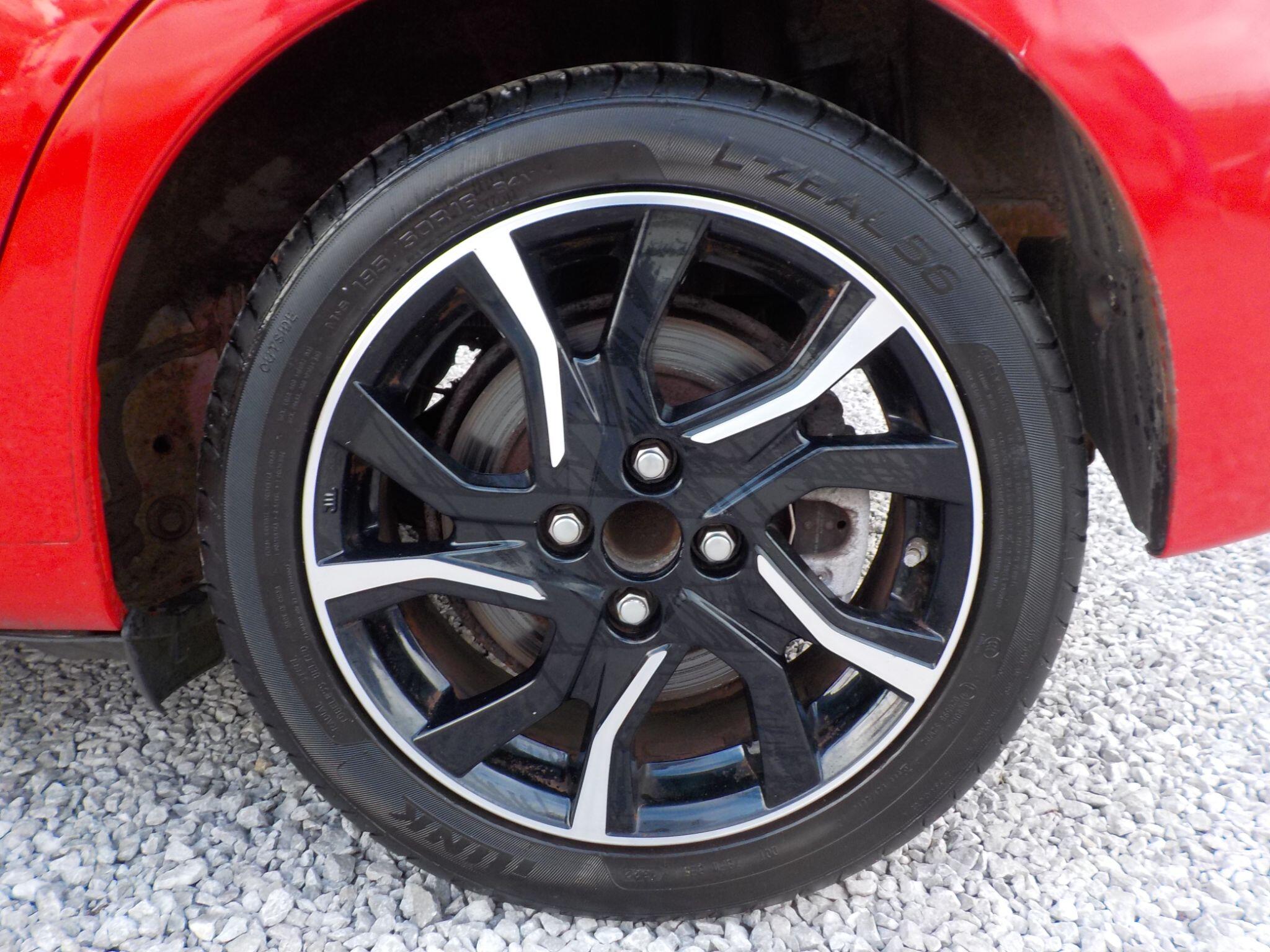 Toyota Yaris 1.33 Dual VVT-i Design Euro 6 5dr