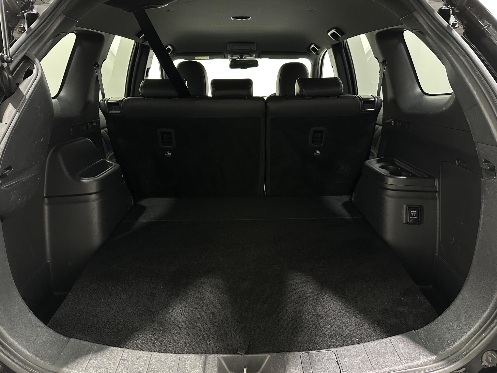 Mitsubishi Outlander view 45