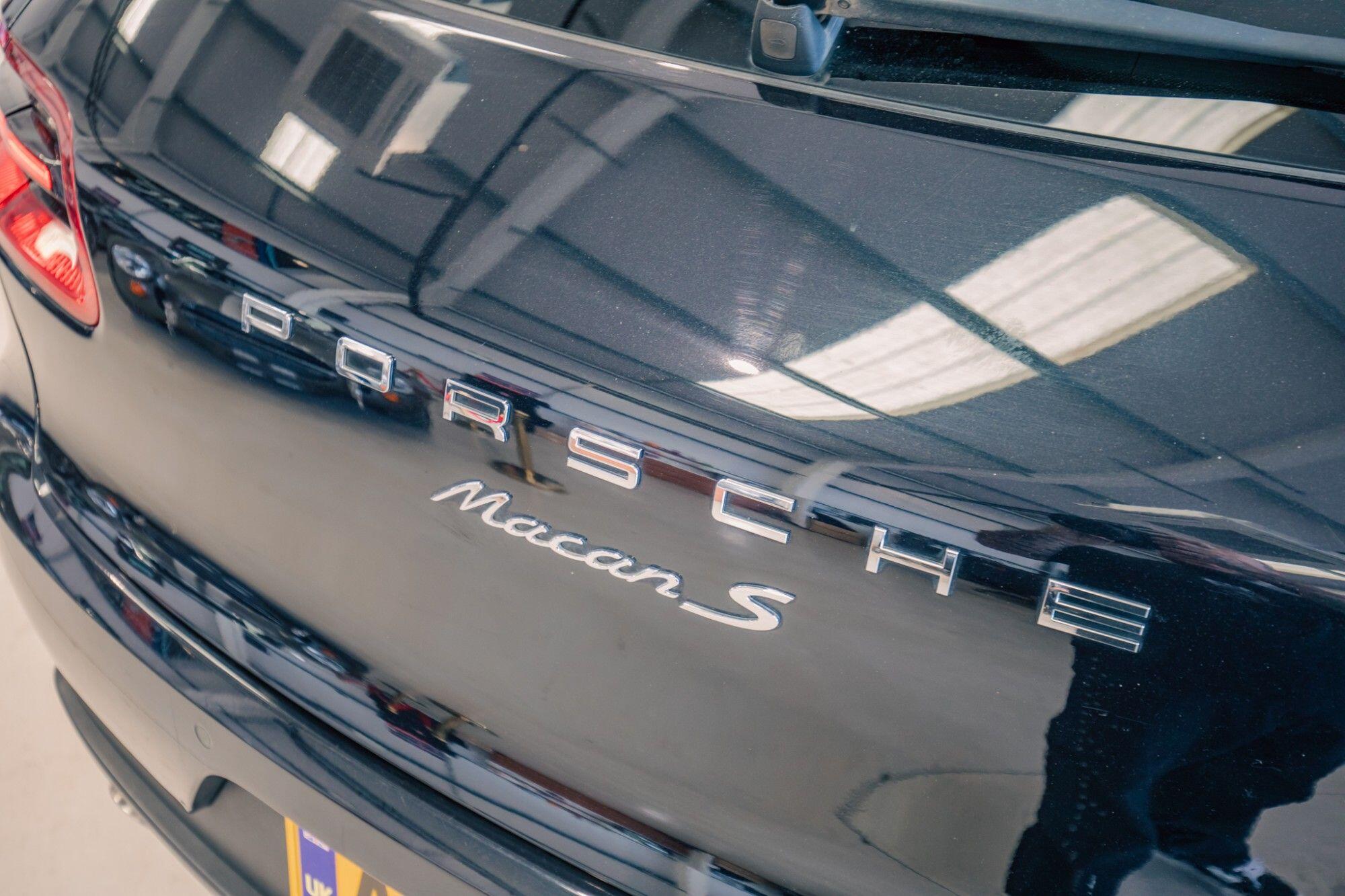 Porsche Macan view 6
