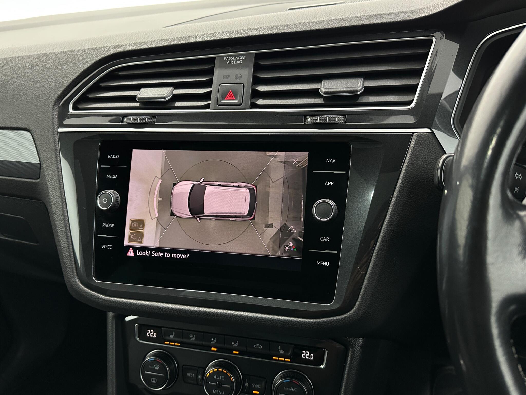 Volkswagen Tiguan view 24