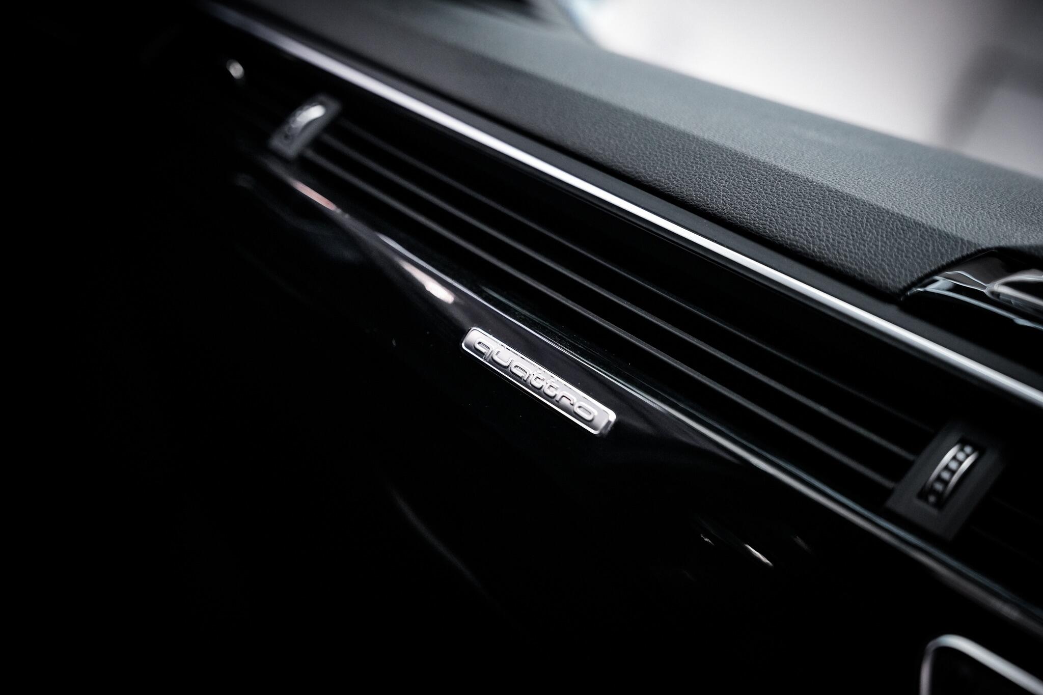 Audi RS4 view 49