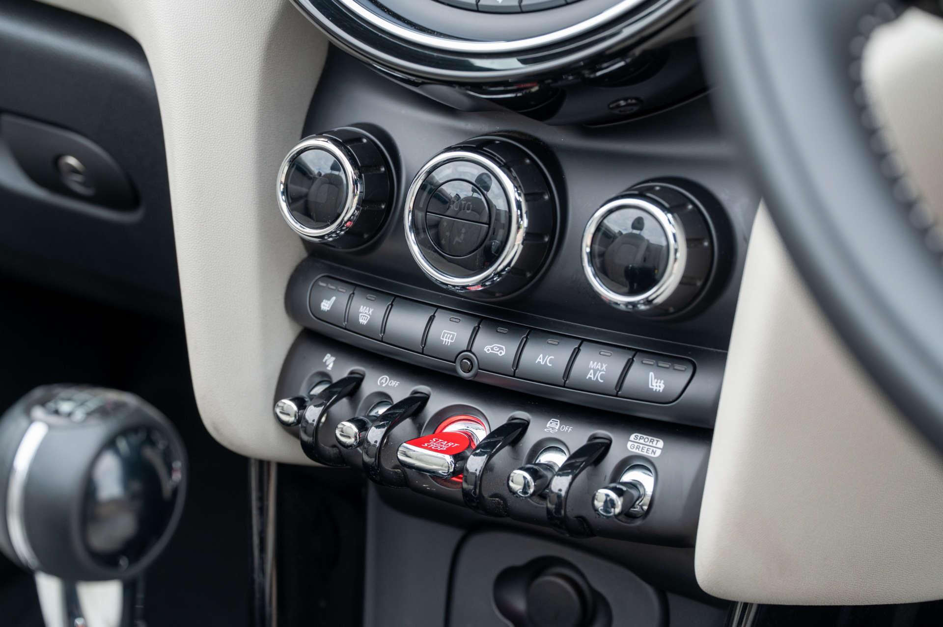 Mini Convertible view 43