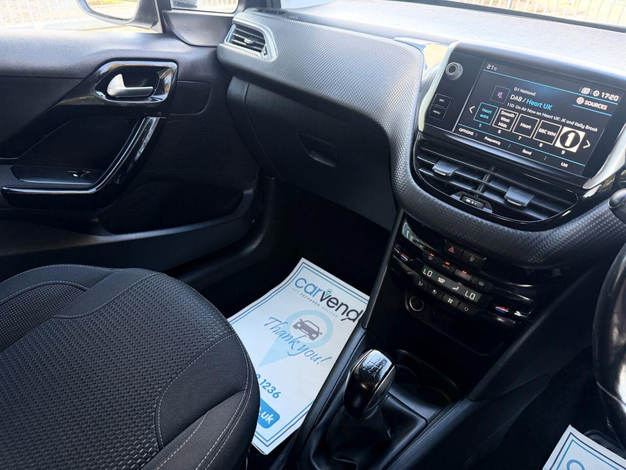 Peugeot 208 view 32