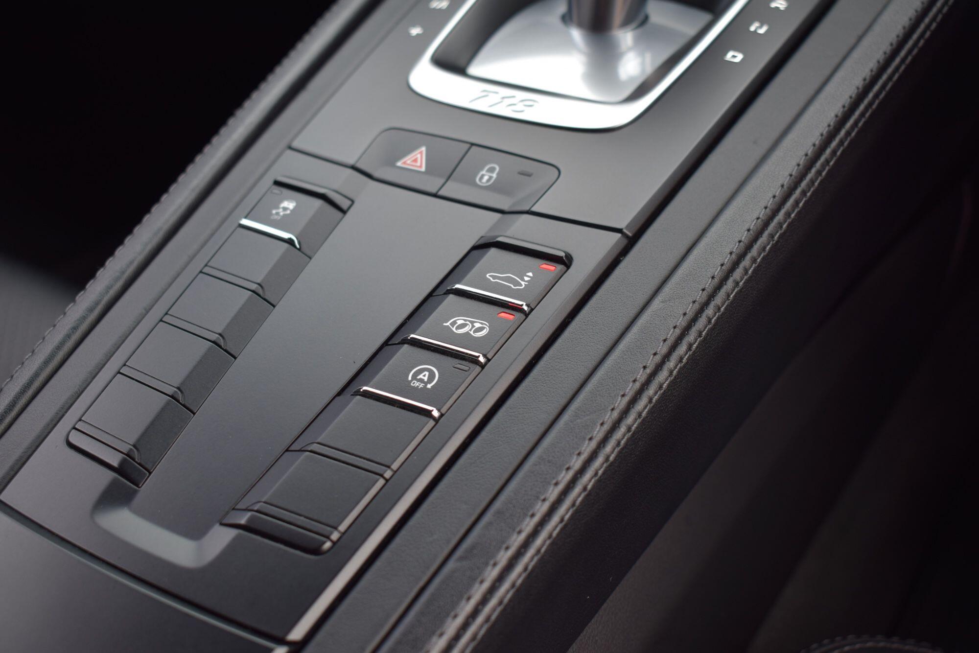 Porsche Cayman view 21