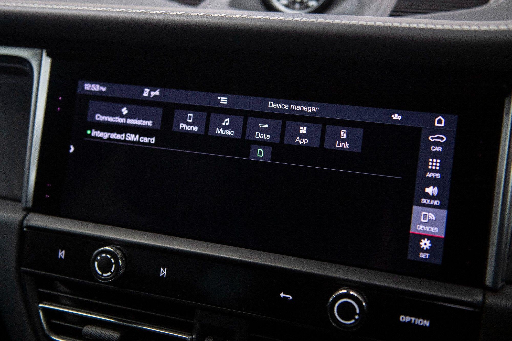 Porsche Macan view 24