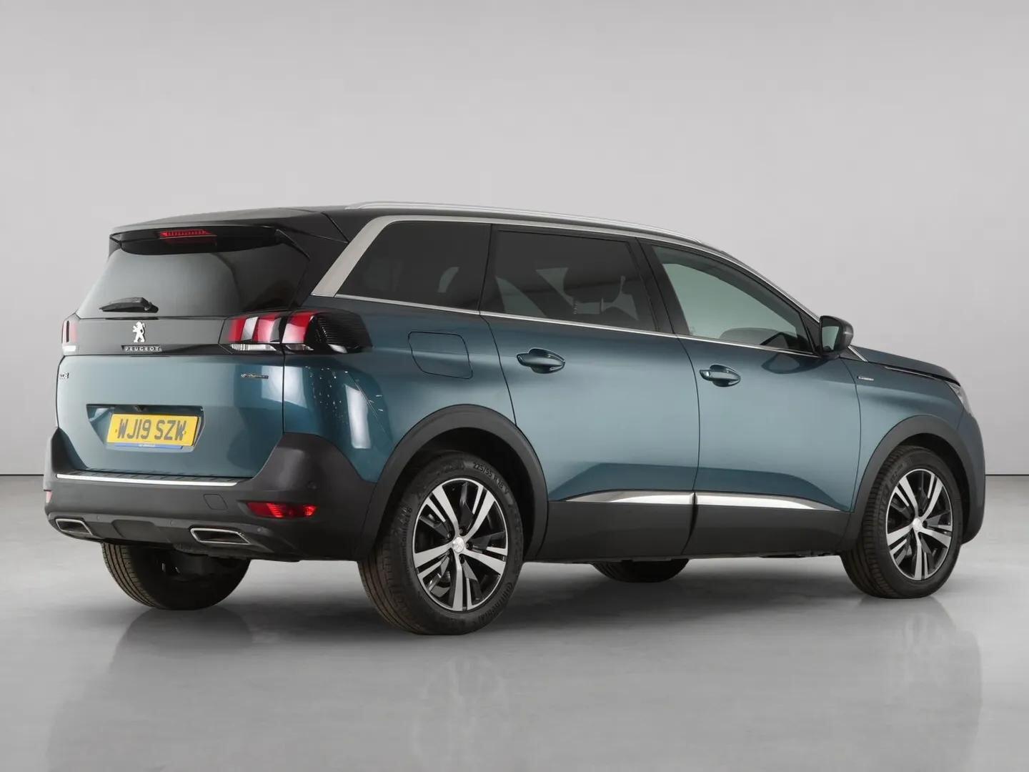 Peugeot 5008 view 8