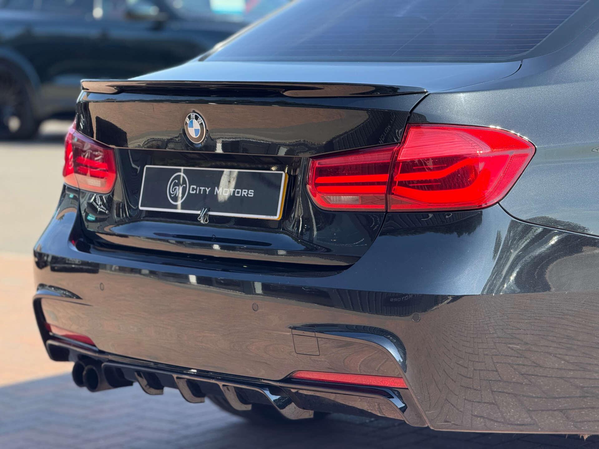 BMW 3 Series view 22