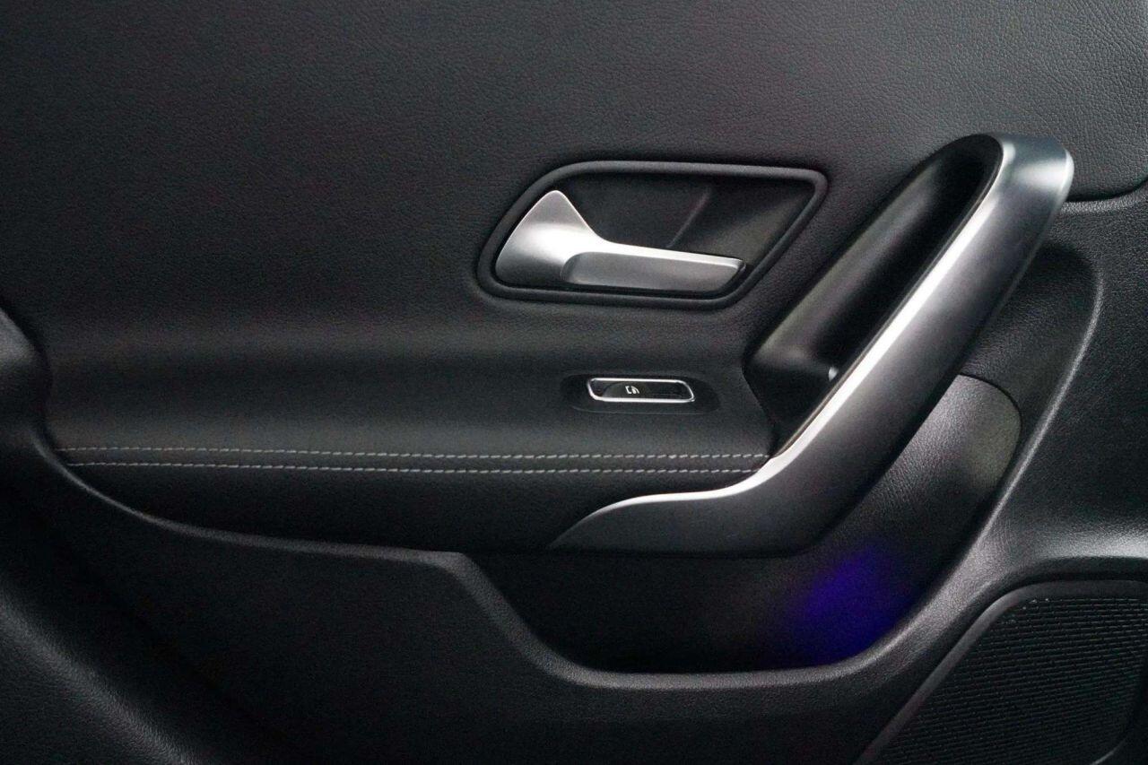 Mercedes-Benz Cla view 50
