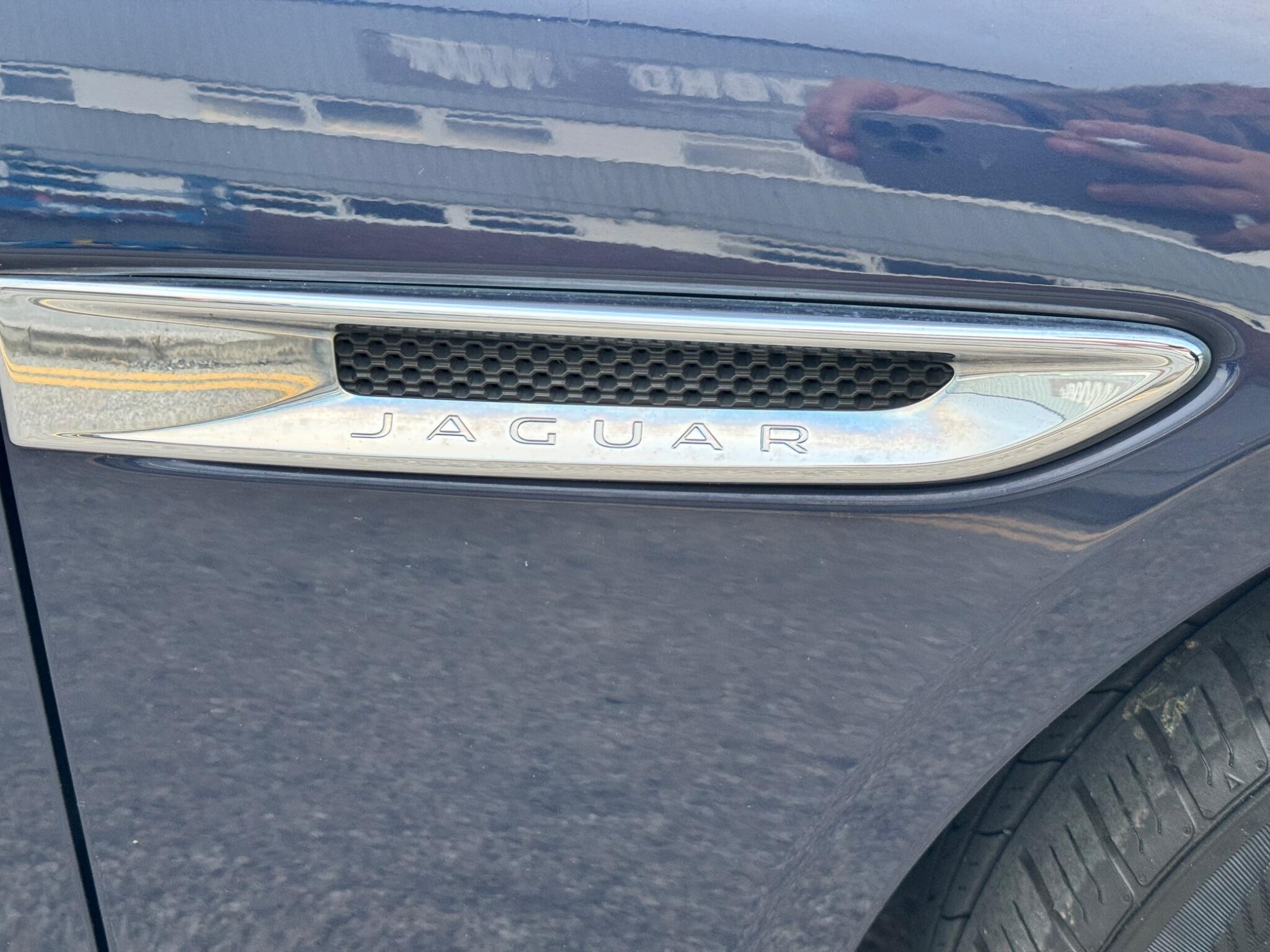 Jaguar Xe view 49