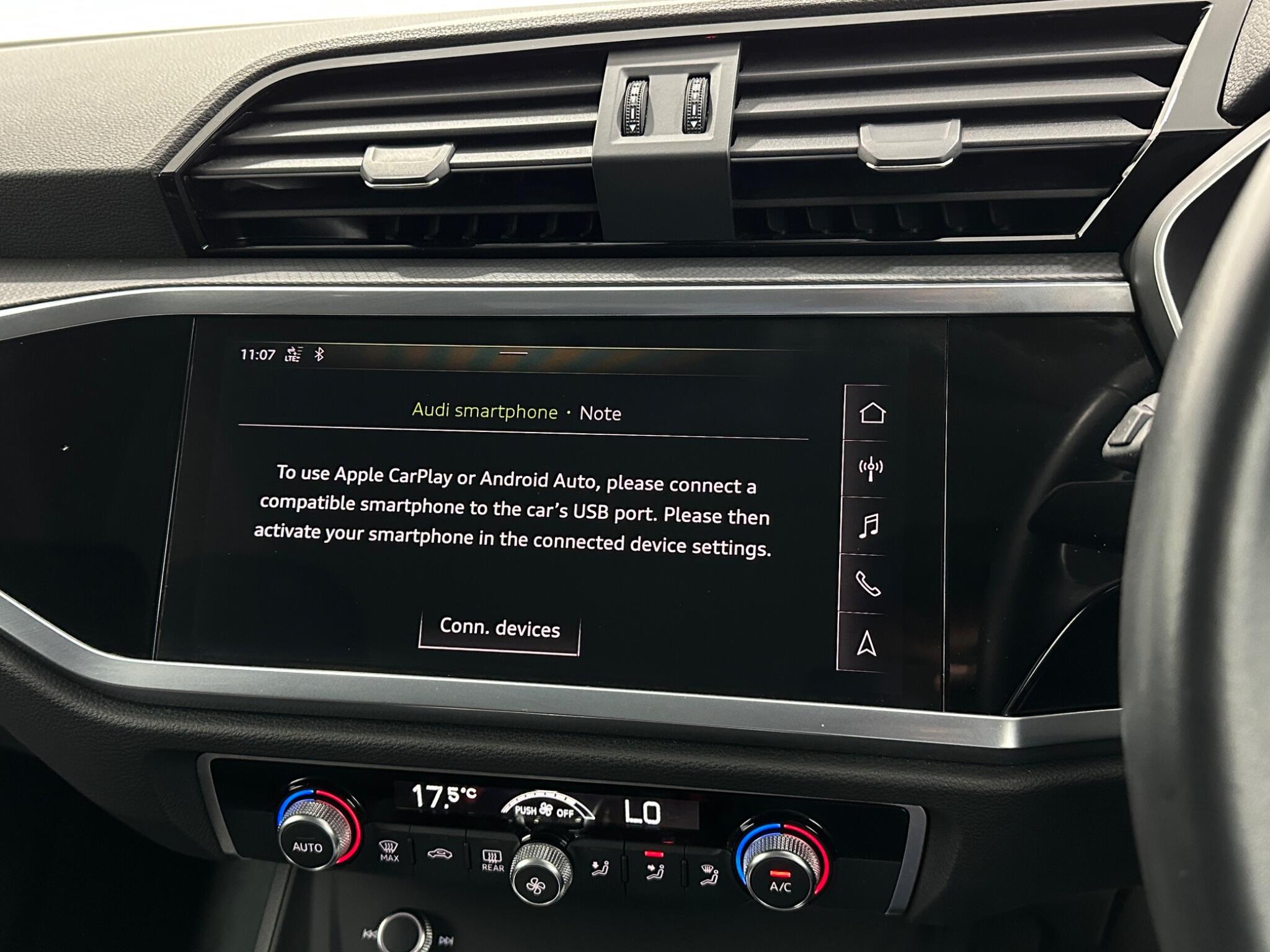 Audi Q3 view 23
