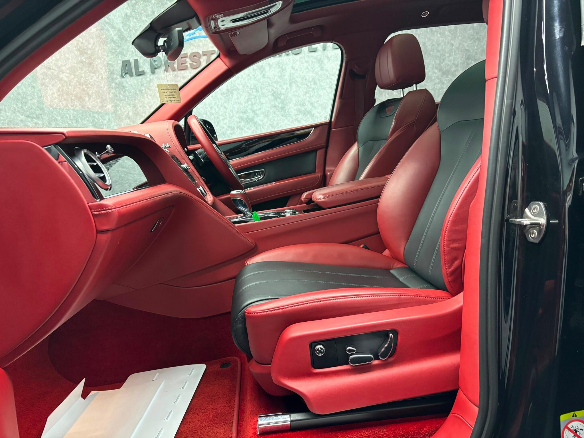 Bentley Bentayga view 11