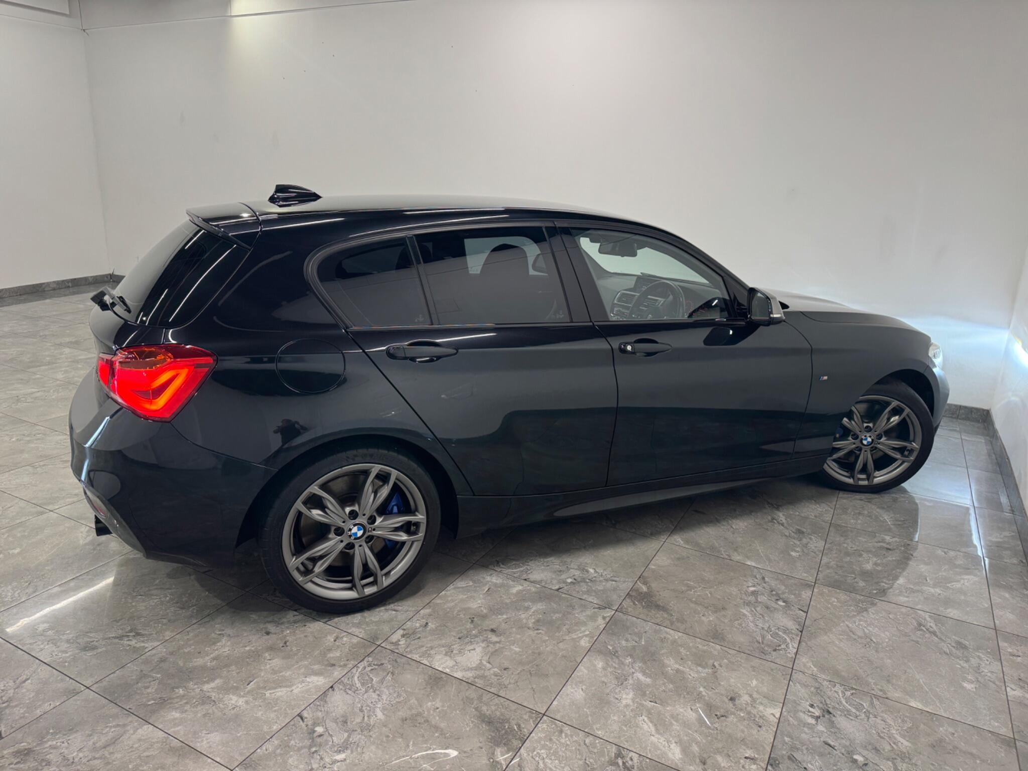 BMW 1 Series view 8