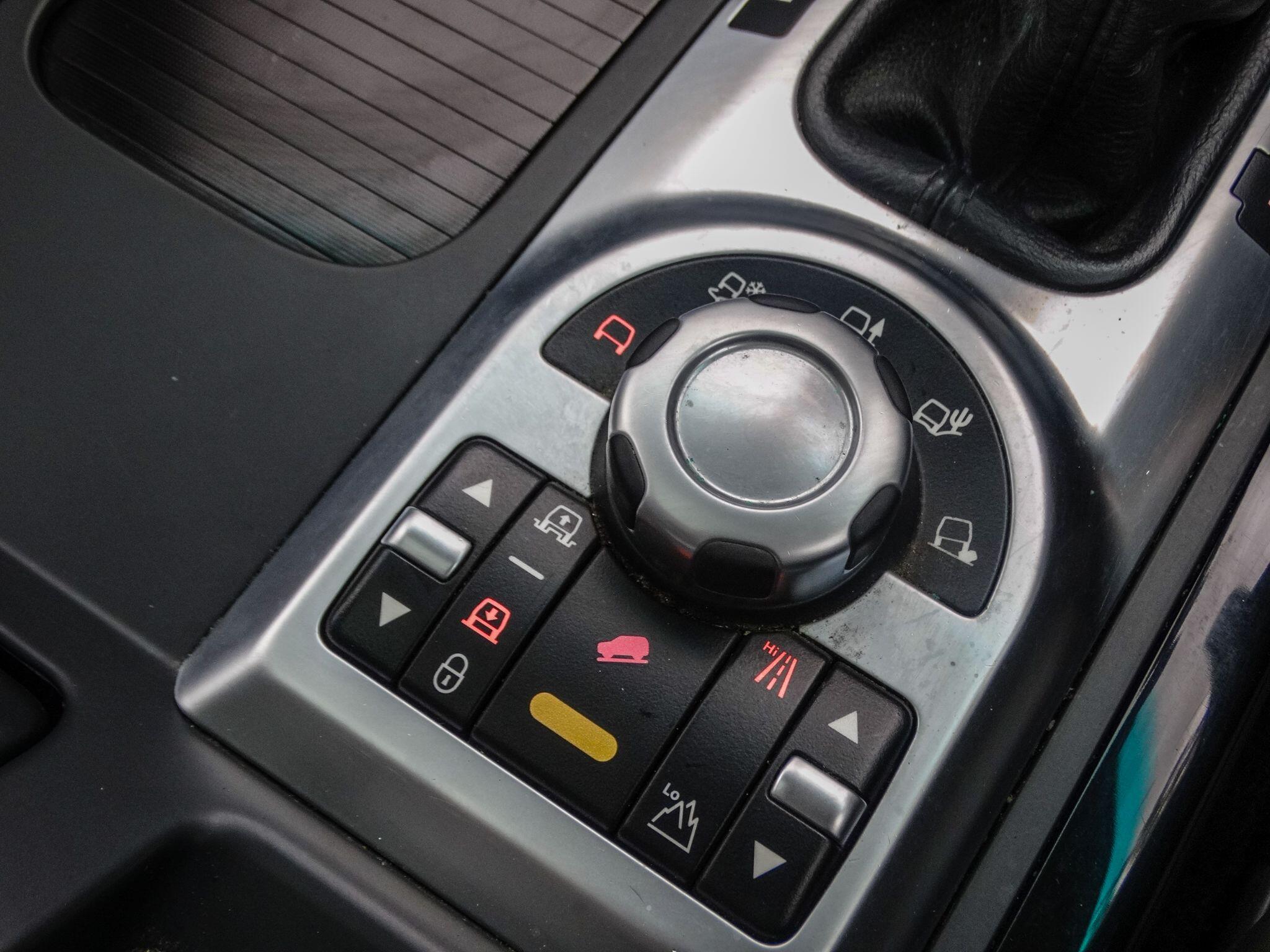 Land Rover Range Rover view 29