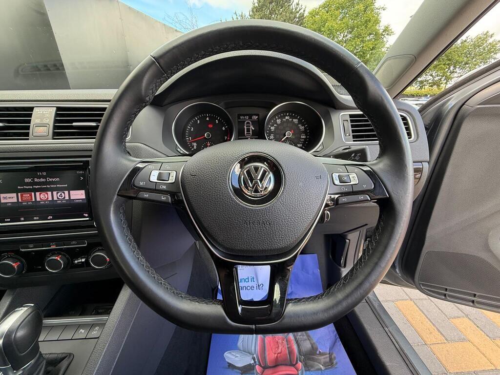 Volkswagen Jetta view 22