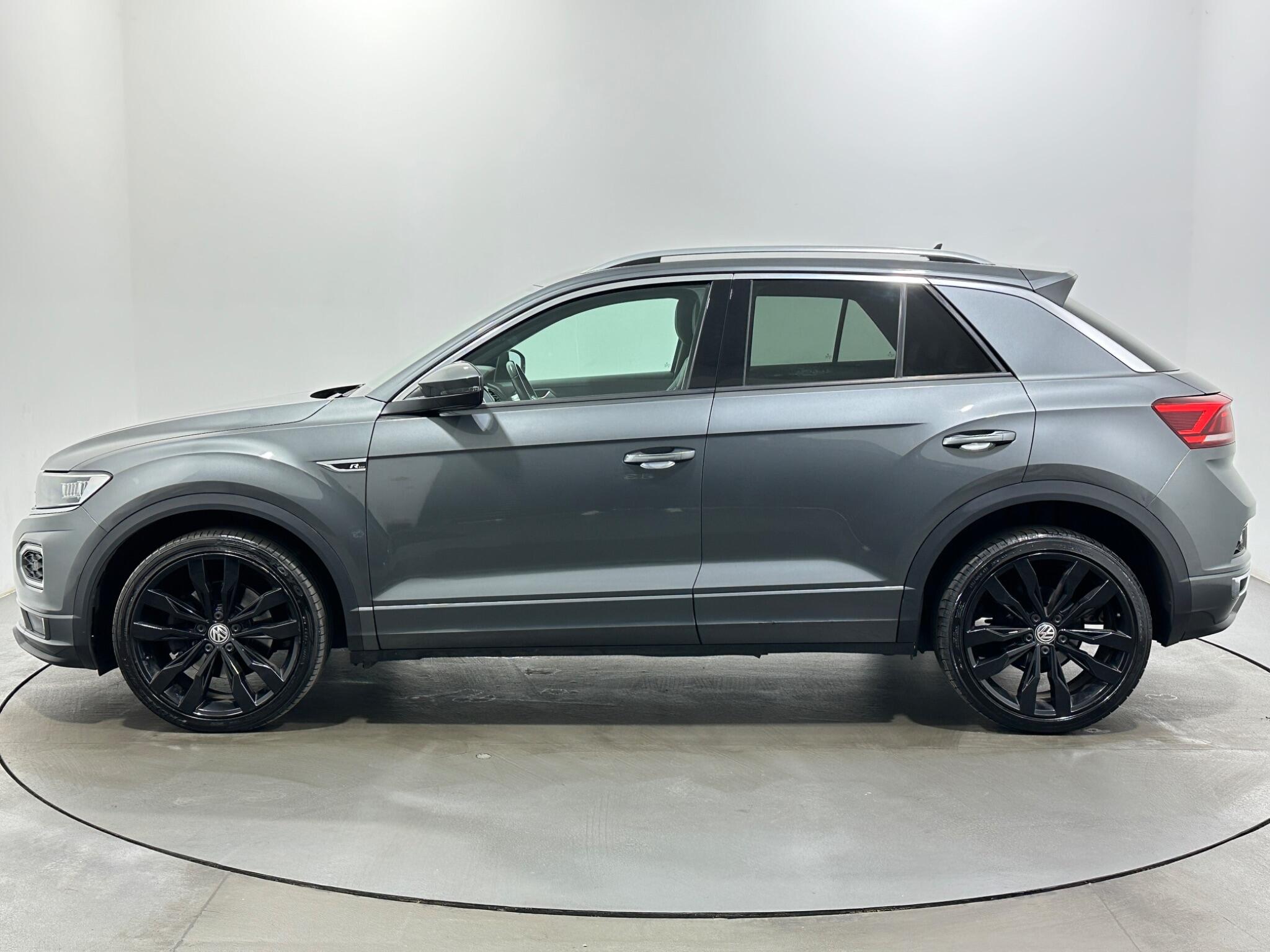 Volkswagen T-Roc view 5