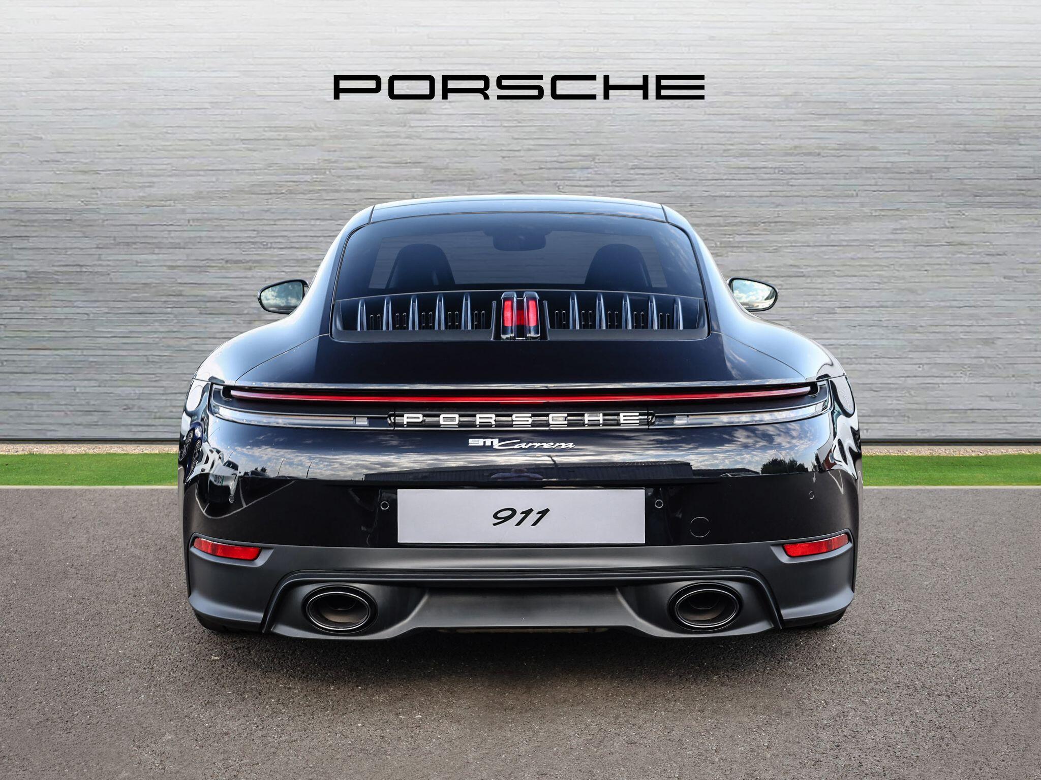 Porsche 911 view 6