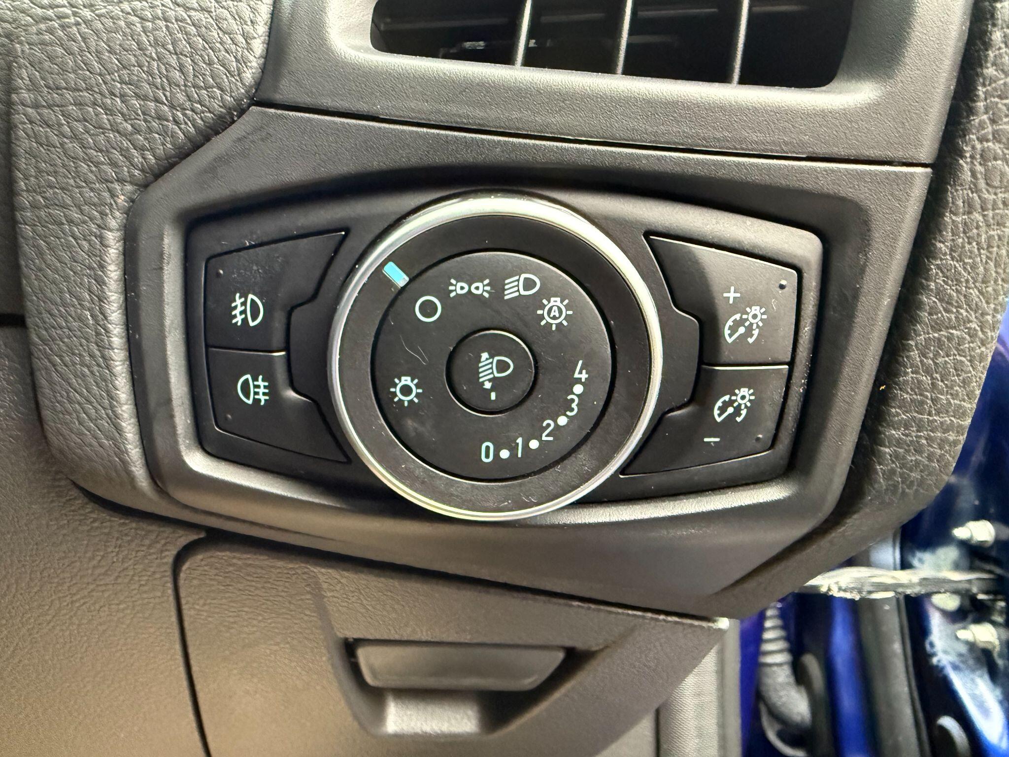 Ford Focus view 32