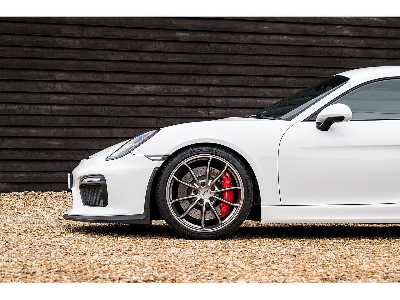 Porsche Cayman view 16