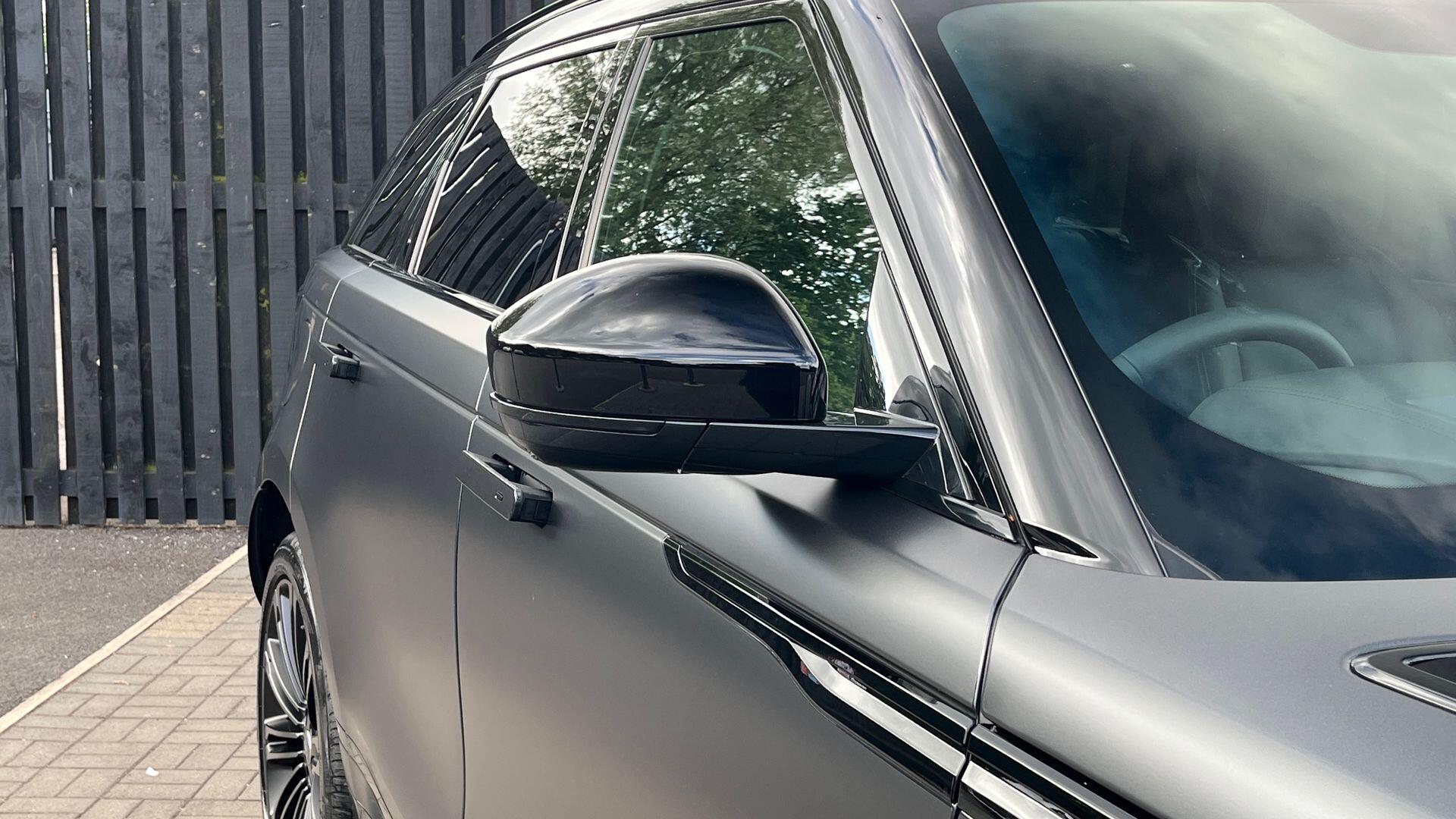 Land Rover Range Rover Velar view 9