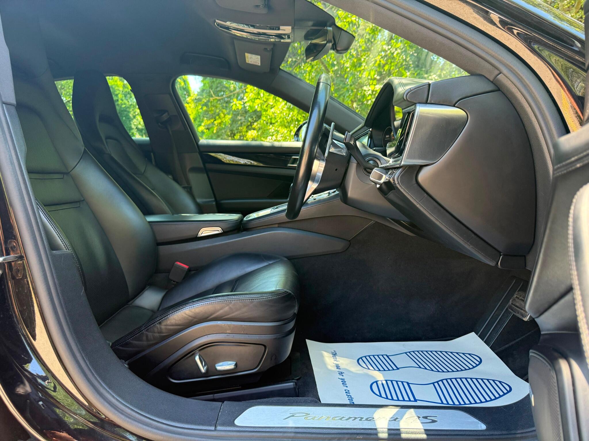 Porsche Panamera view 11