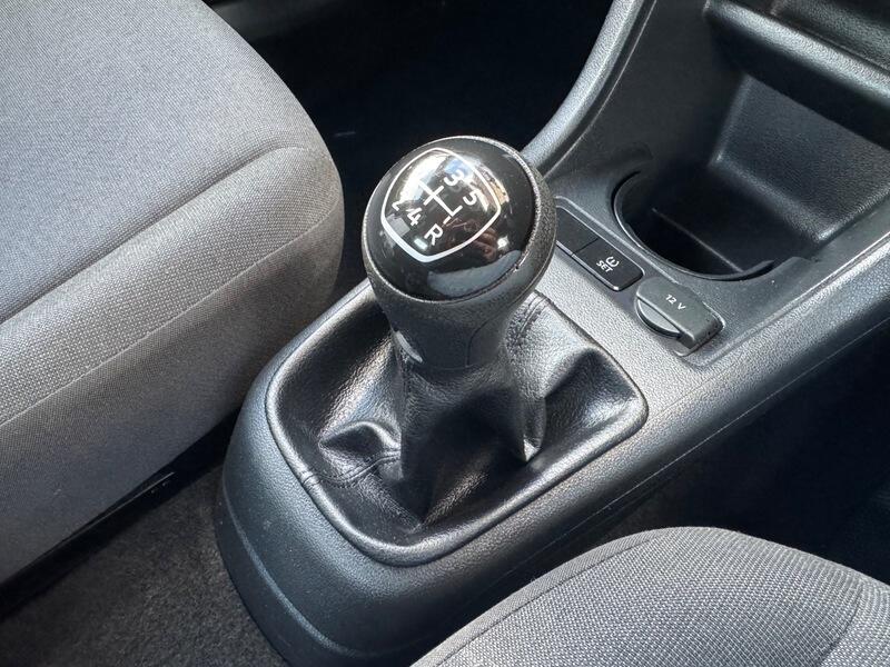 Volkswagen Up! view 25