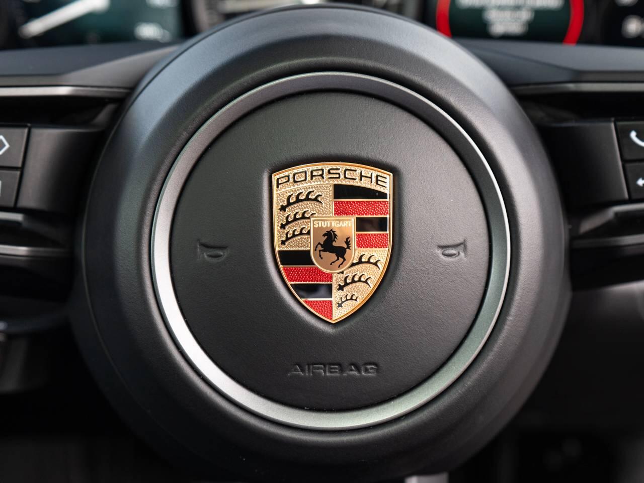 Porsche 911 view 20