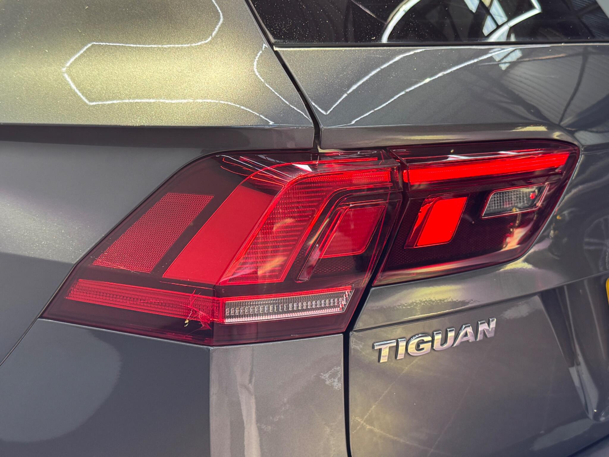 Volkswagen Tiguan view 17