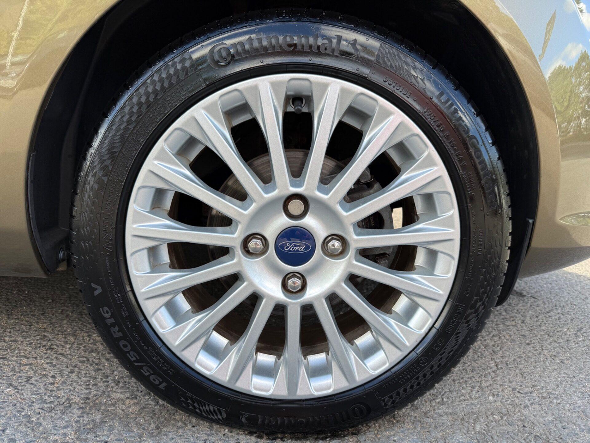 Ford Fiesta view 46