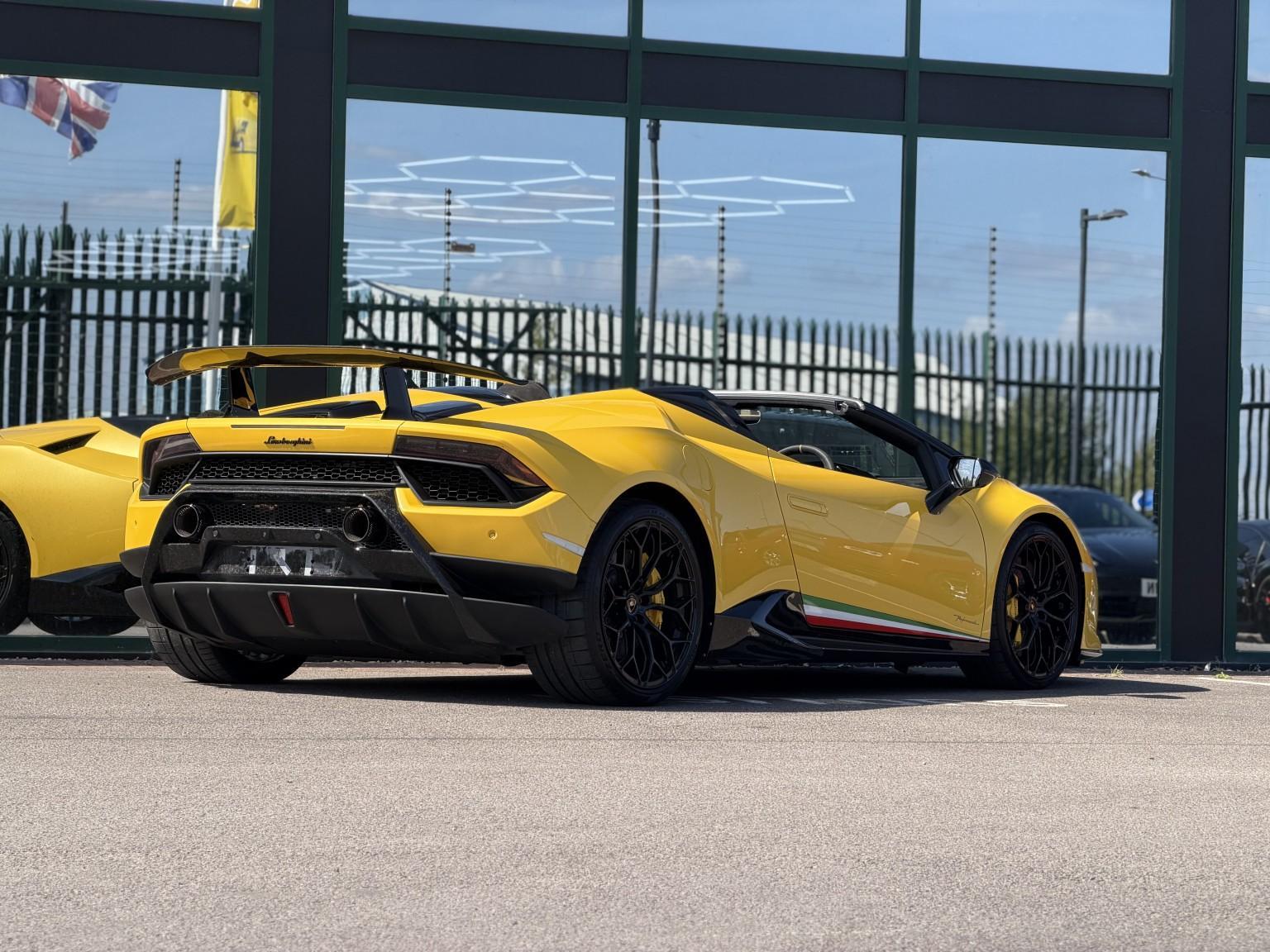 Lamborghini Huracan view 43
