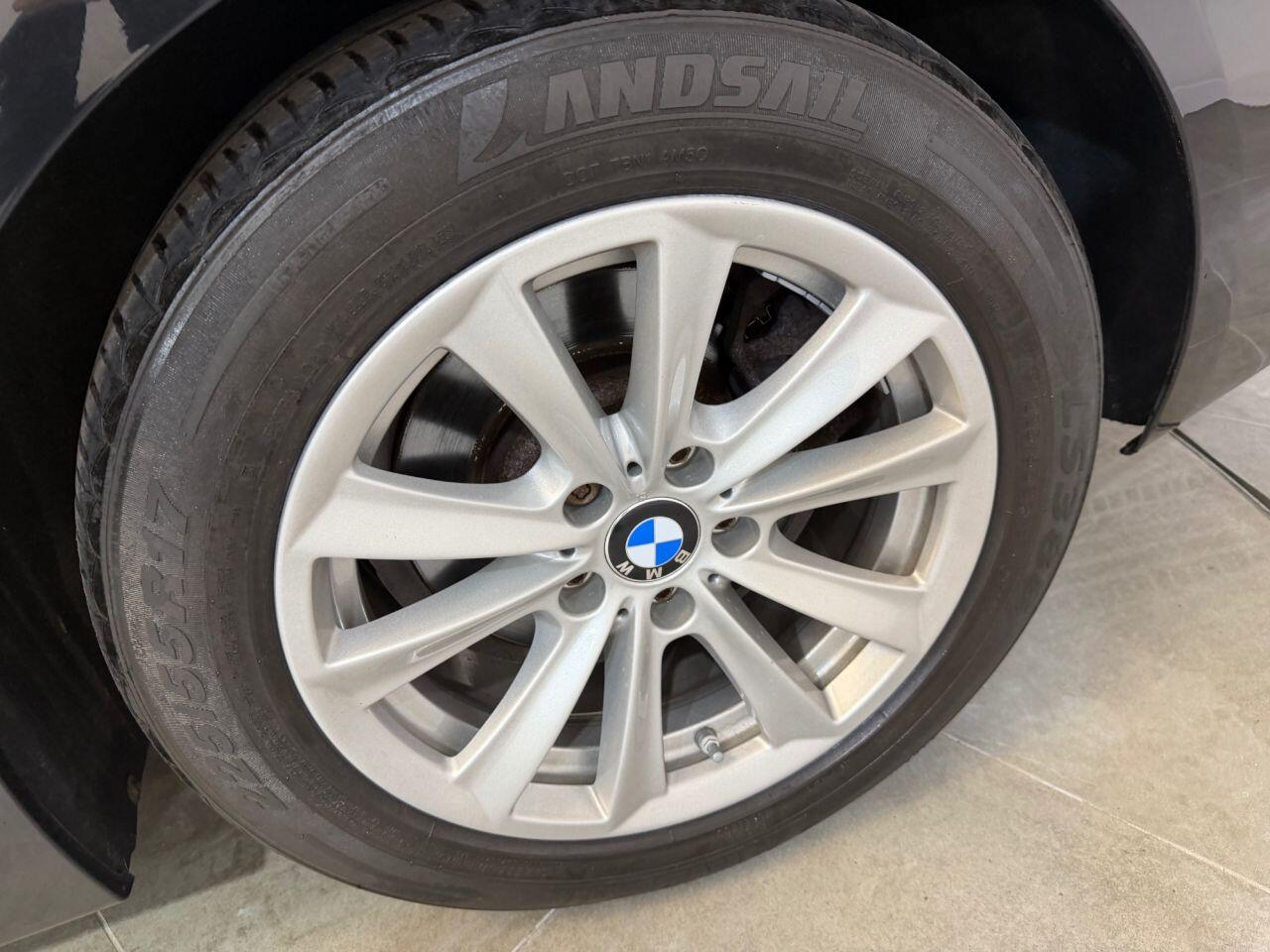 BMW 5 Series view 25