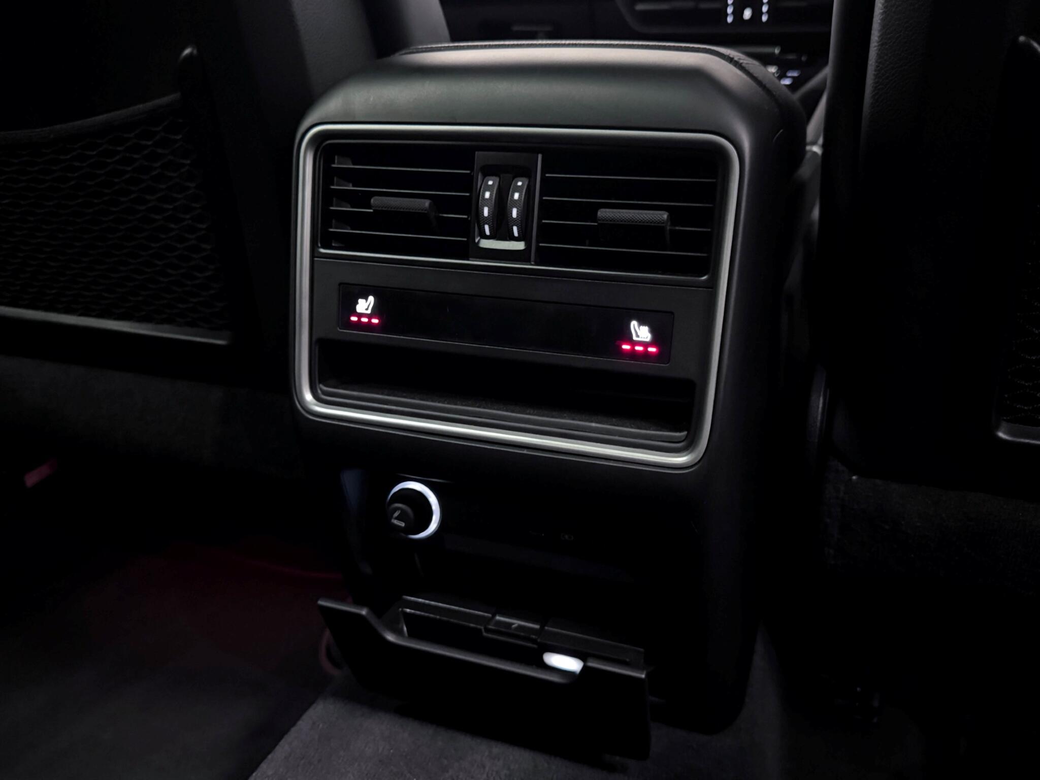 Porsche Cayenne view 19
