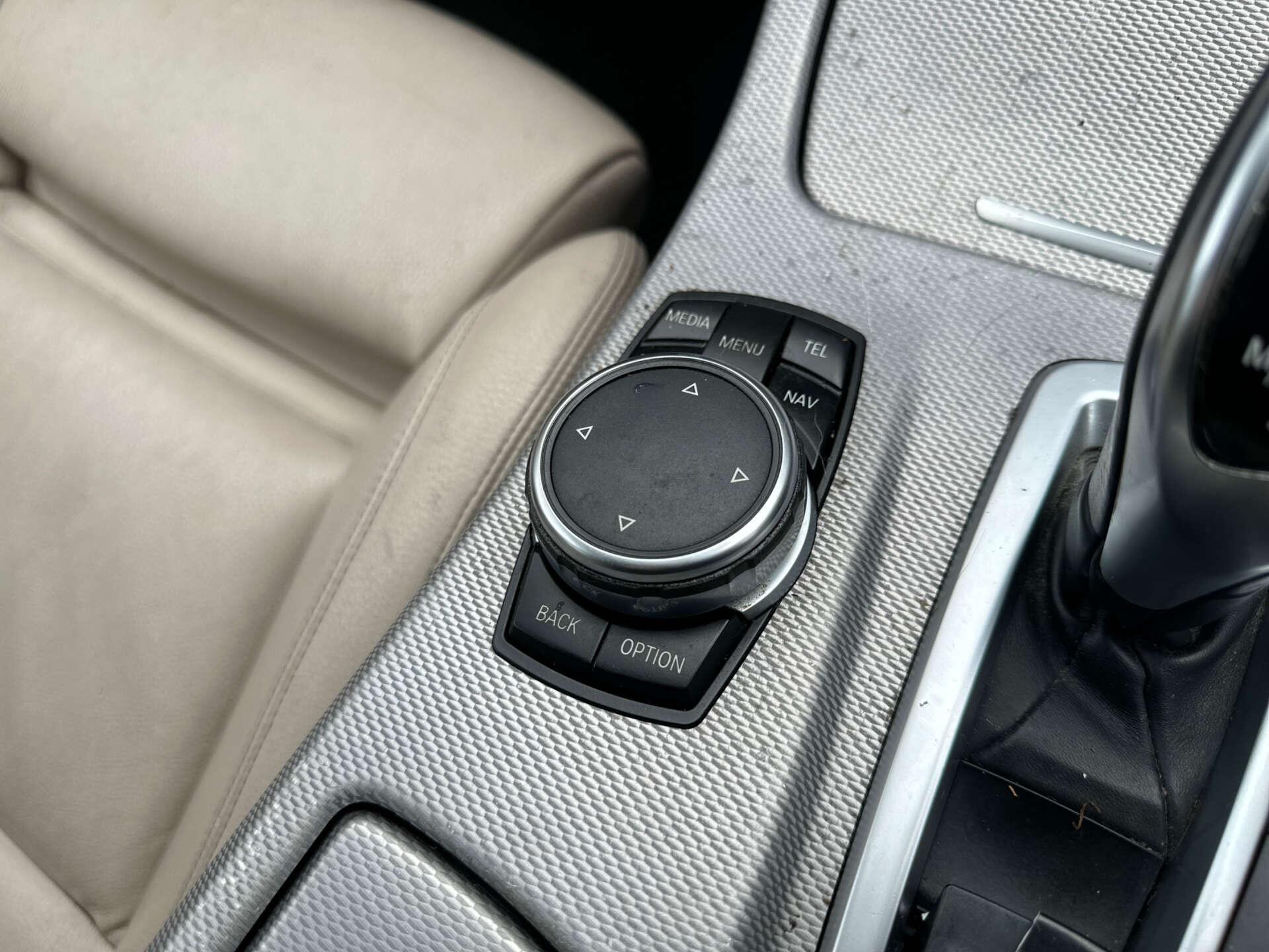 BMW 5 Series view 25