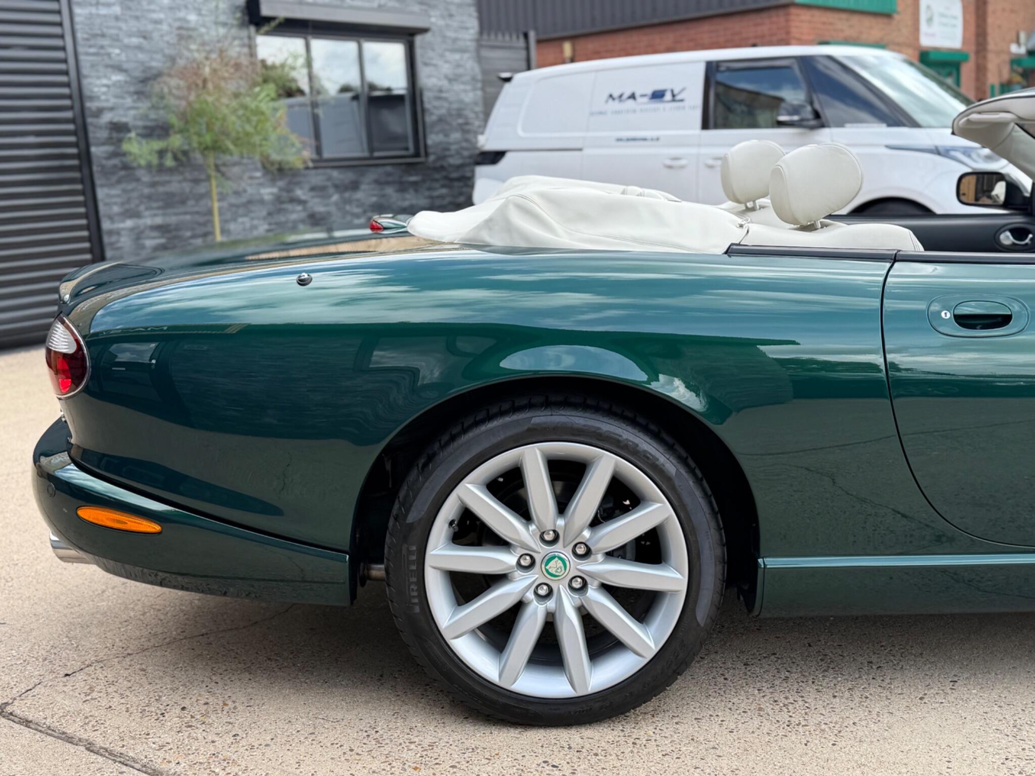 Jaguar XK8 view 79