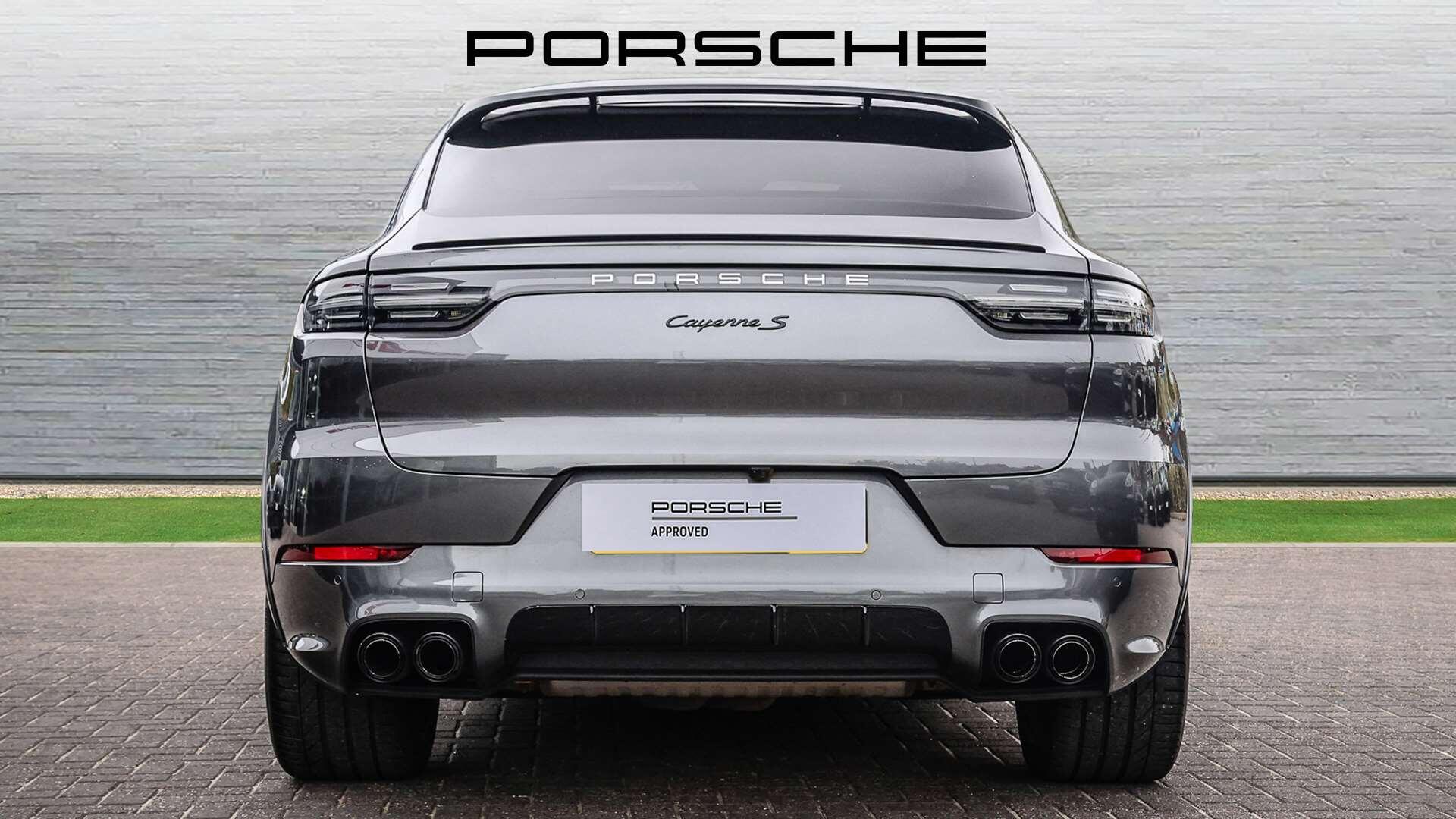 Porsche Cayenne view 10