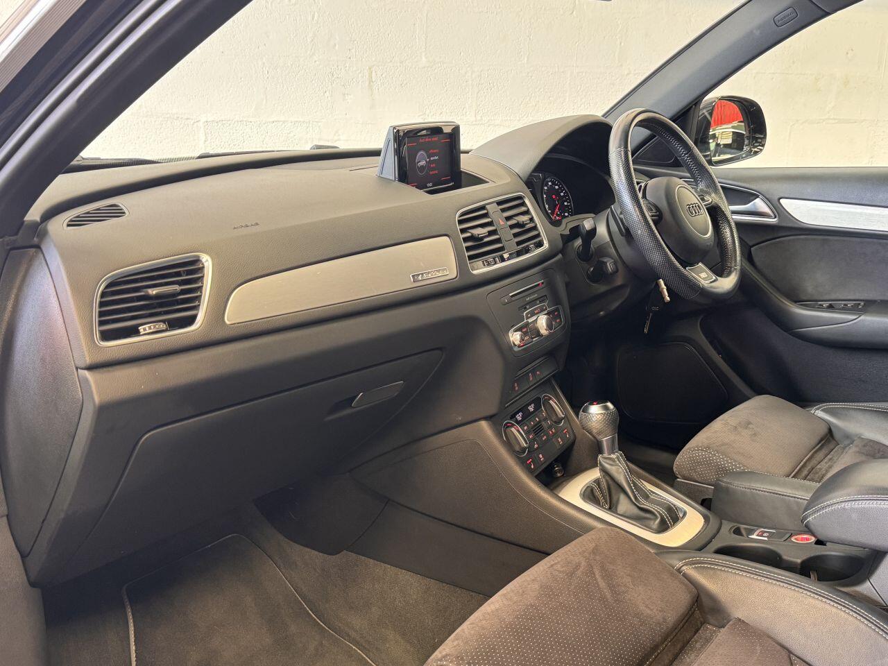 Audi Q3 view 53